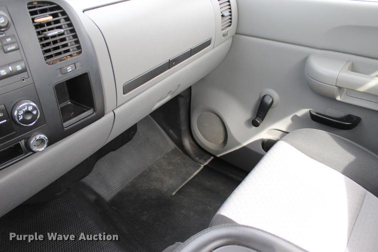 image for item BE9368 2008 Chevrolet Silverado 1500 pickup truck