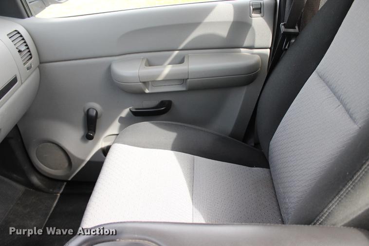 image for item BE9368 2008 Chevrolet Silverado 1500 pickup truck