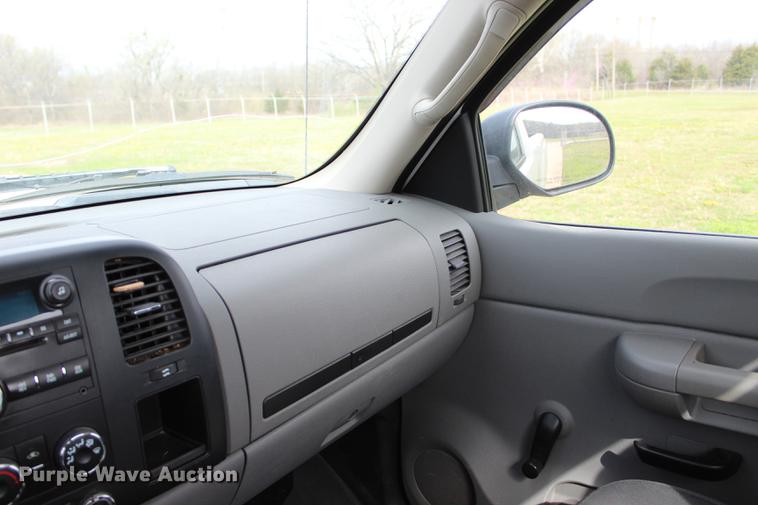 image for item BE9368 2008 Chevrolet Silverado 1500 pickup truck