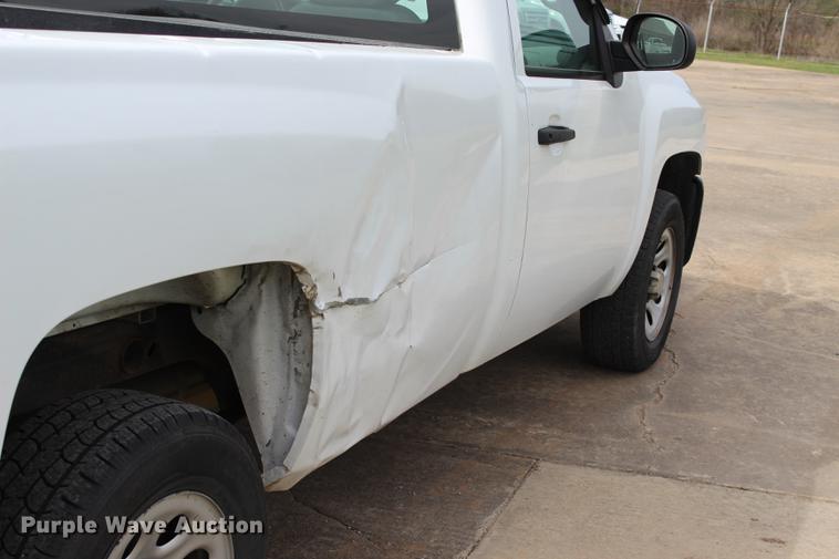 image for item BE9368 2008 Chevrolet Silverado 1500 pickup truck