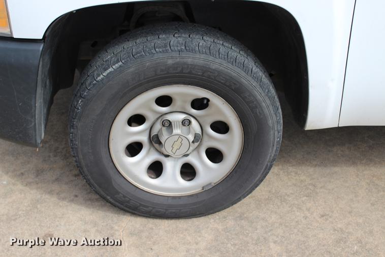 image for item BE9368 2008 Chevrolet Silverado 1500 pickup truck