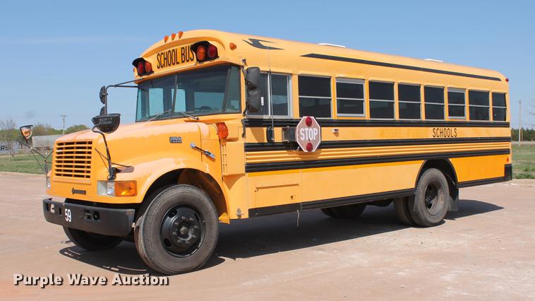 image for item DB5200 1999 International 3800 school bus