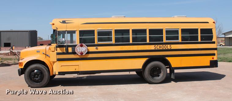 image for item DB5200 1999 International 3800 school bus