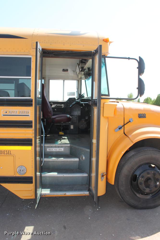 image for item DB5200 1999 International 3800 school bus