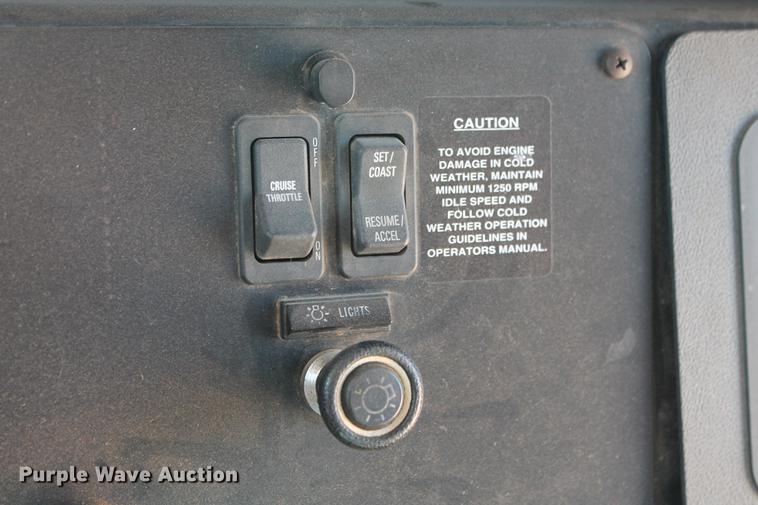 image for item DB5200 1999 International 3800 school bus