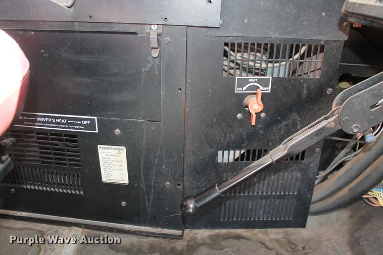 image for item DB5200 1999 International 3800 school bus