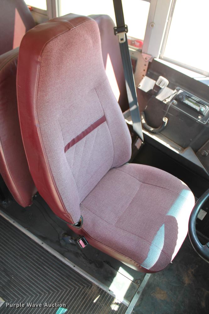 image for item DB5200 1999 International 3800 school bus
