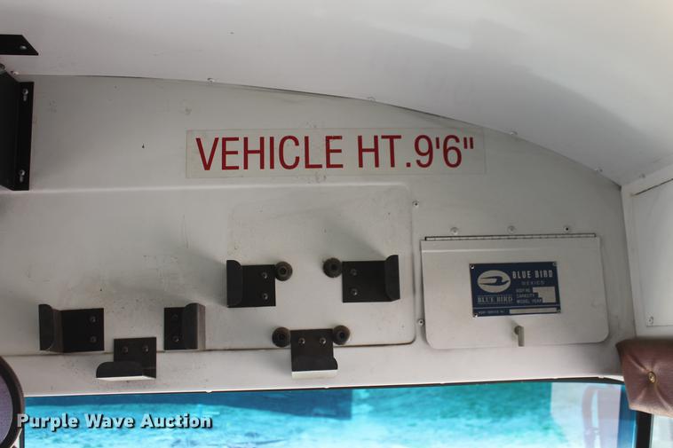 image for item DB5200 1999 International 3800 school bus