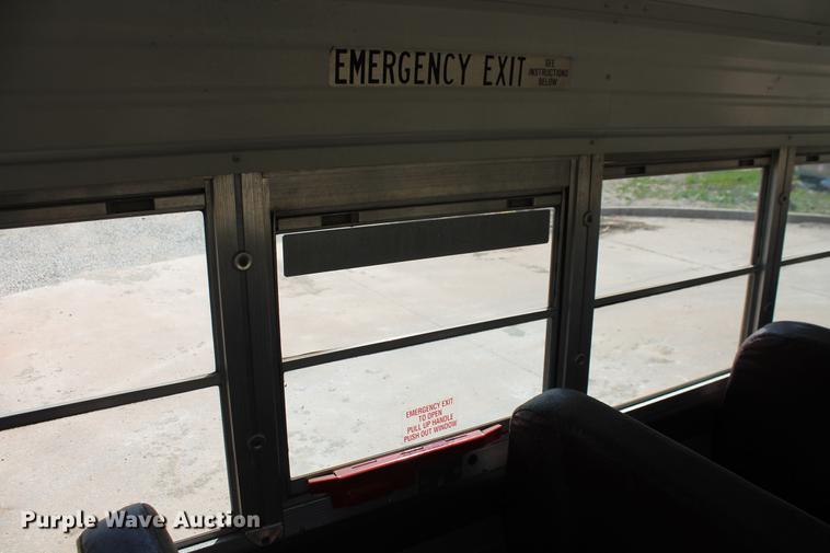 image for item DB5200 1999 International 3800 school bus