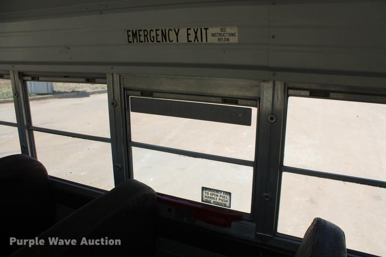 image for item DB5200 1999 International 3800 school bus