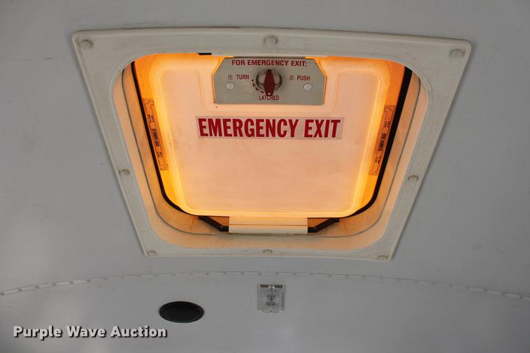 image for item DB5200 1999 International 3800 school bus