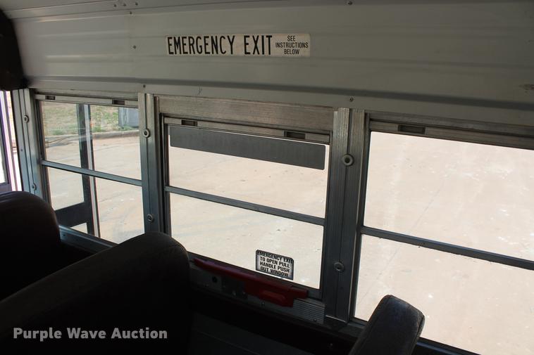 image for item DB5200 1999 International 3800 school bus