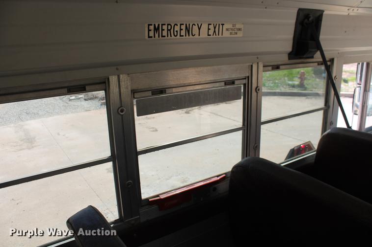 image for item DB5200 1999 International 3800 school bus