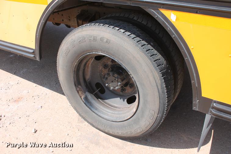 image for item DB5200 1999 International 3800 school bus