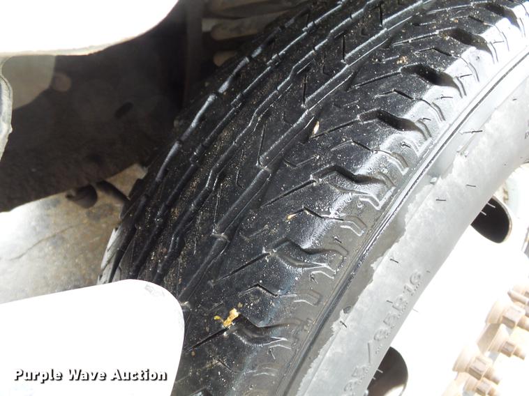 image for item DB7164 1994 Ford F350 Crew Cab flatbed truck