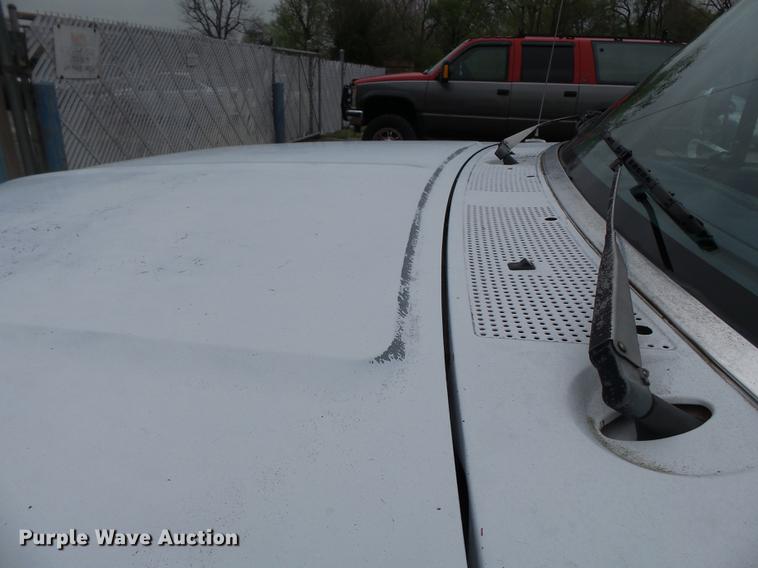 image for item DB7164 1994 Ford F350 Crew Cab flatbed truck