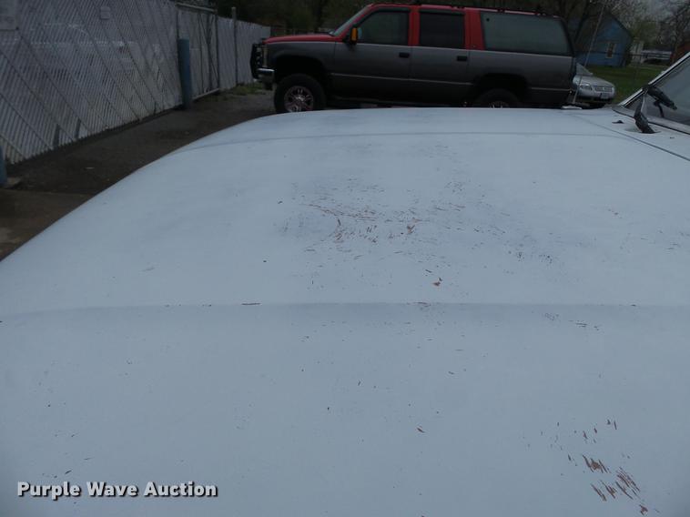 image for item DB7164 1994 Ford F350 Crew Cab flatbed truck