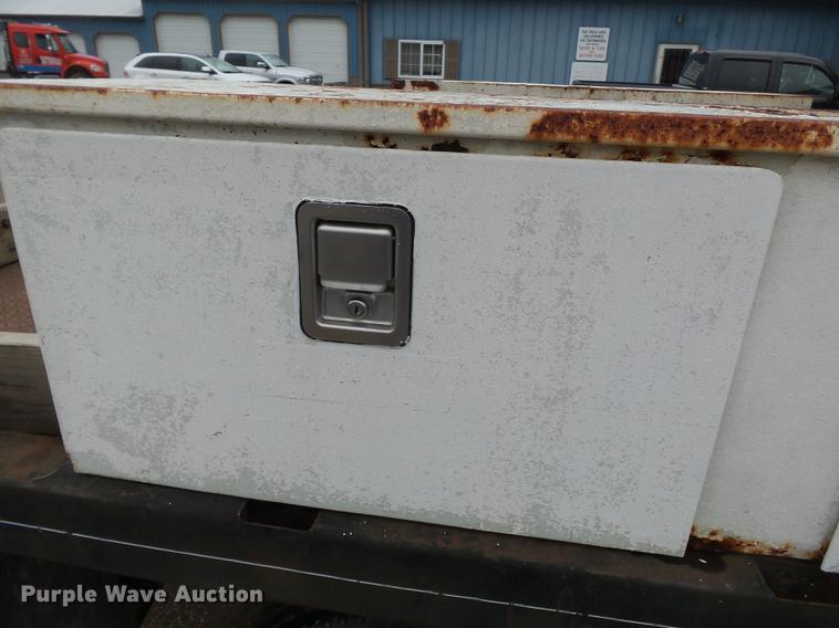 image for item DB7164 1994 Ford F350 Crew Cab flatbed truck