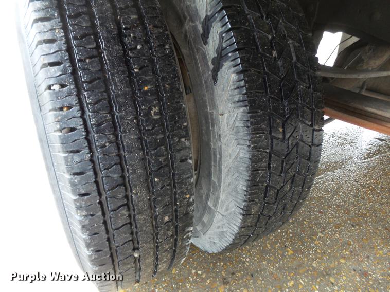 image for item DB7164 1994 Ford F350 Crew Cab flatbed truck