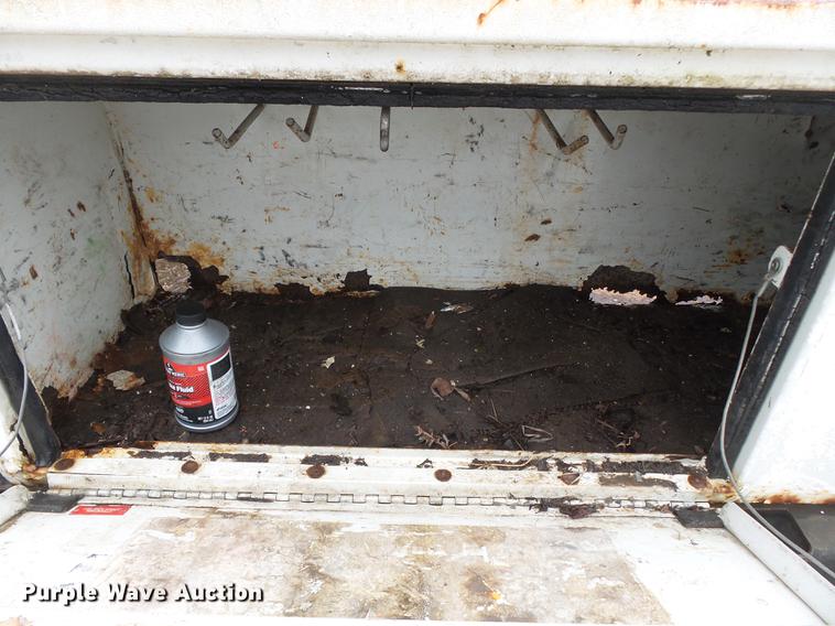 image for item DB7164 1994 Ford F350 Crew Cab flatbed truck