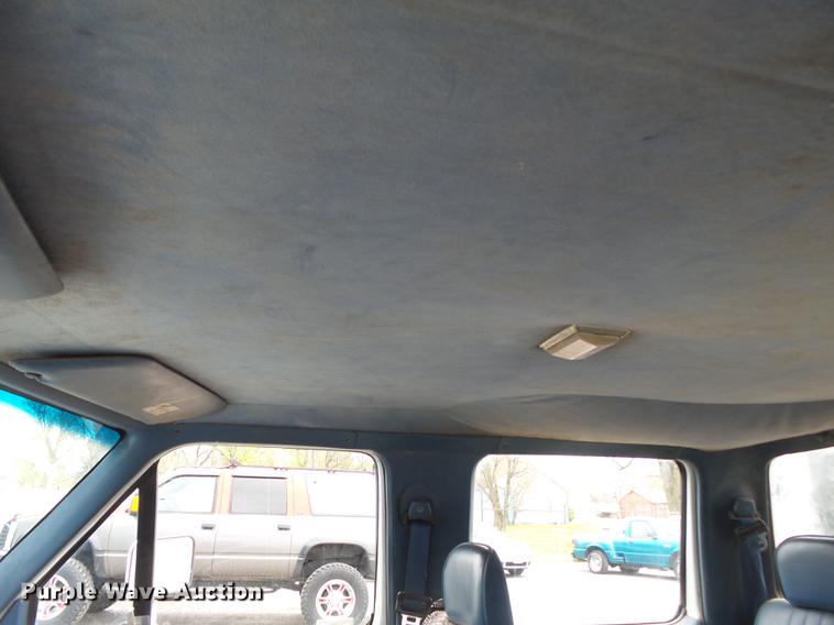 image for item DB7164 1994 Ford F350 Crew Cab flatbed truck