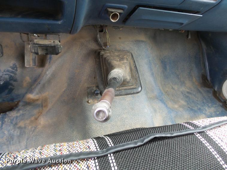 image for item DB7164 1994 Ford F350 Crew Cab flatbed truck