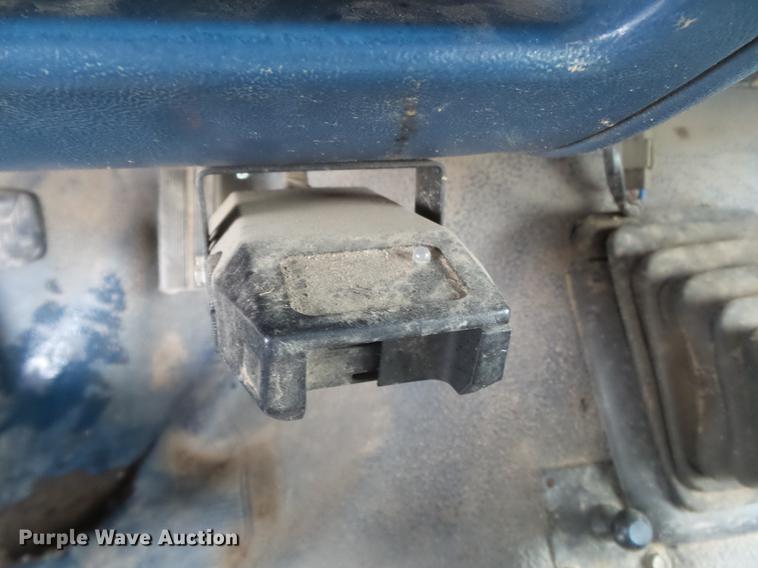 image for item DB7164 1994 Ford F350 Crew Cab flatbed truck