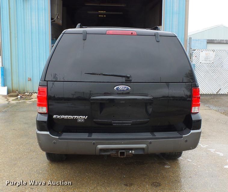 image for item DB7165 2005 Ford Expedition SUV