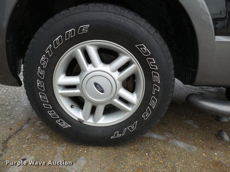 image for item DB7165 2005 Ford Expedition SUV