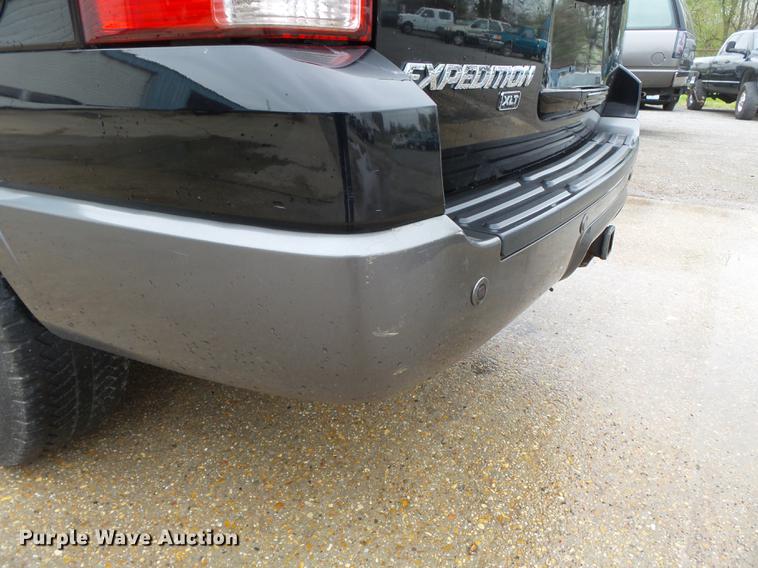 image for item DB7165 2005 Ford Expedition SUV