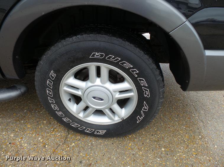 image for item DB7165 2005 Ford Expedition SUV