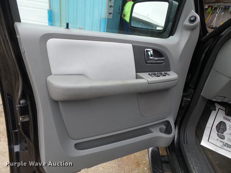 image for item DB7165 2005 Ford Expedition SUV