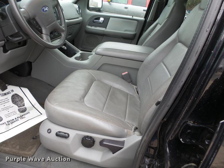 image for item DB7165 2005 Ford Expedition SUV