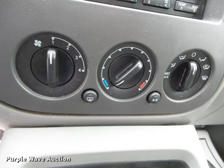 image for item DB7165 2005 Ford Expedition SUV