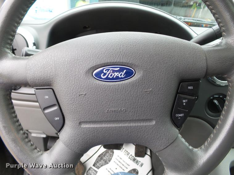 image for item DB7165 2005 Ford Expedition SUV