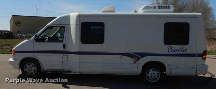image for item DC0392 1995 Winnebago Rialta RV