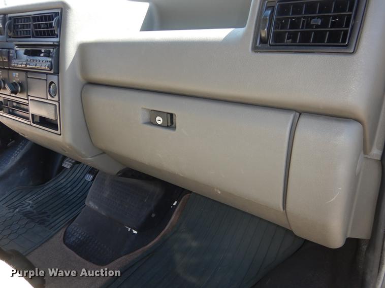 image for item DC0392 1995 Winnebago Rialta RV