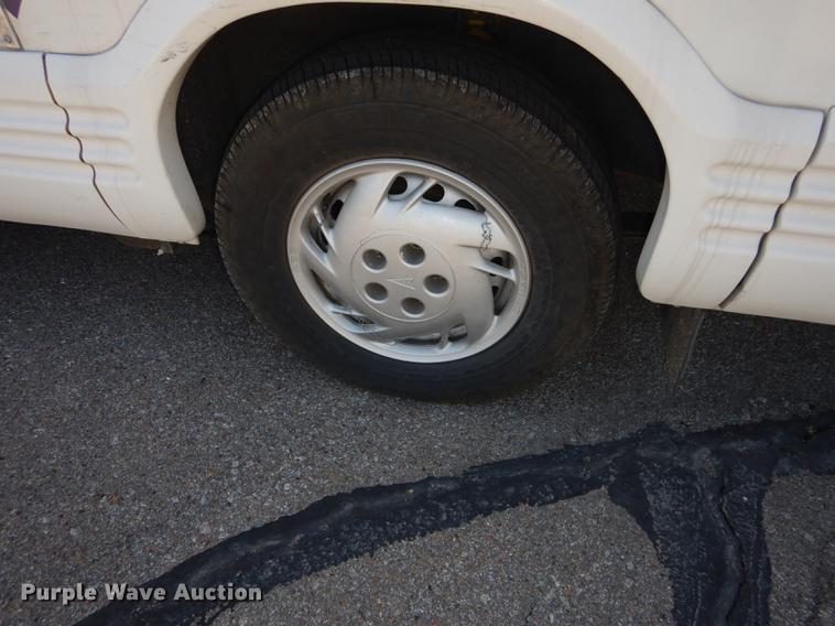 image for item DC0392 1995 Winnebago Rialta RV