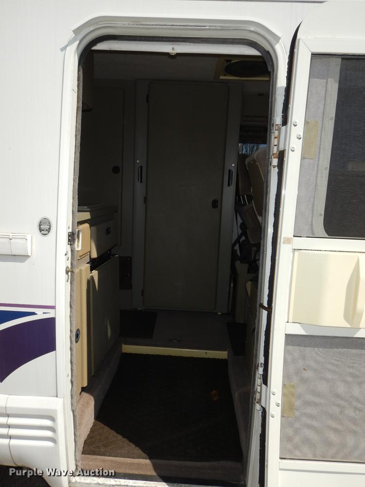 image for item DC0392 1995 Winnebago Rialta RV