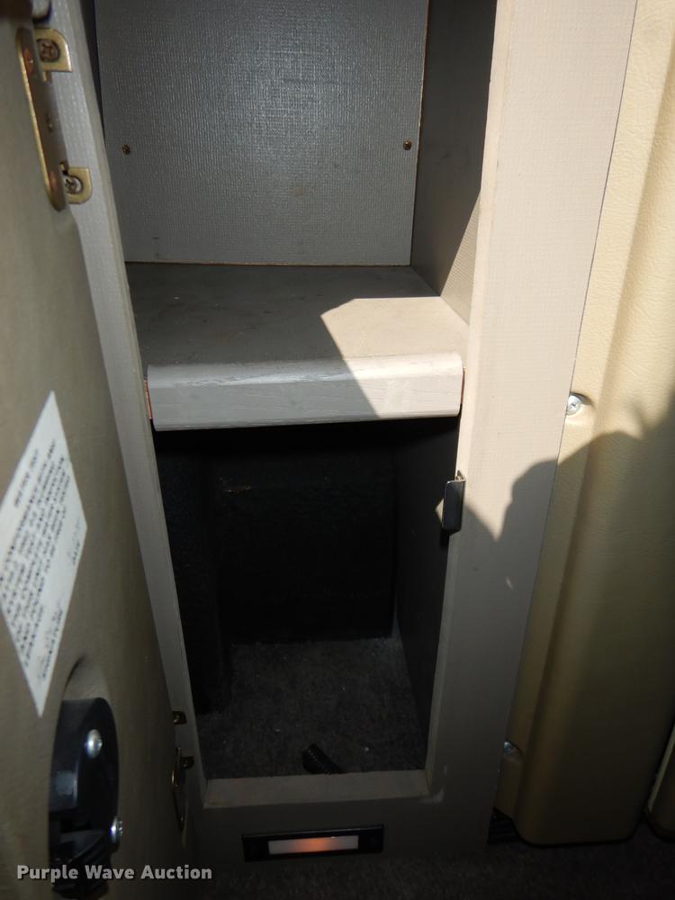 image for item DC0392 1995 Winnebago Rialta RV