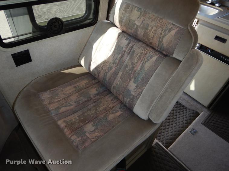 image for item DC0392 1995 Winnebago Rialta RV