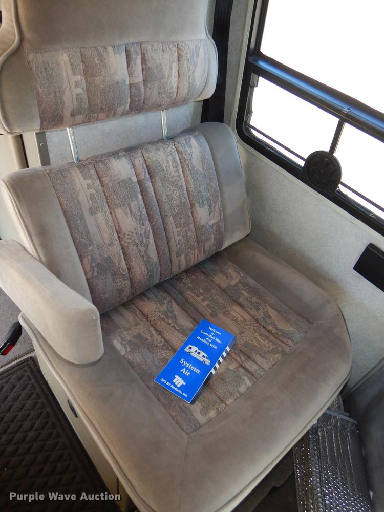 image for item DC0392 1995 Winnebago Rialta RV