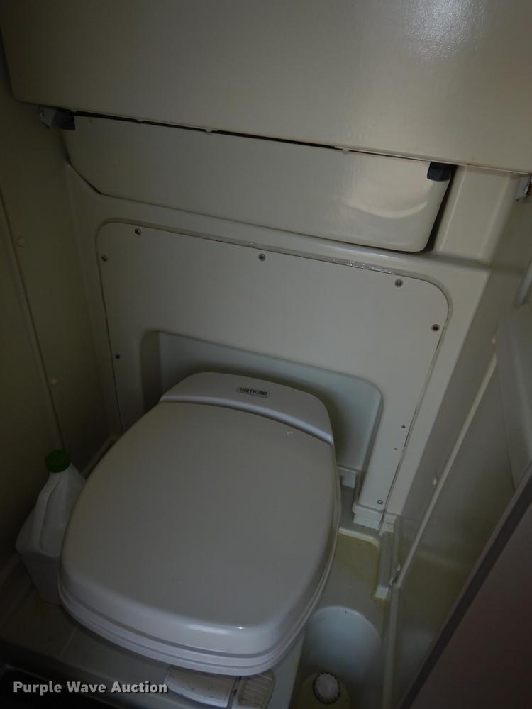 image for item DC0392 1995 Winnebago Rialta RV