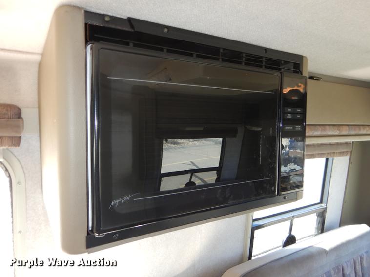 image for item DC0392 1995 Winnebago Rialta RV