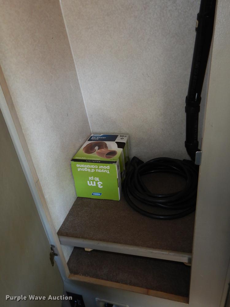 image for item DC0392 1995 Winnebago Rialta RV