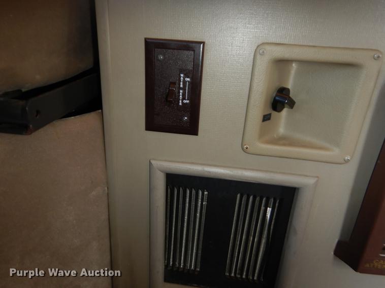 image for item DC0392 1995 Winnebago Rialta RV