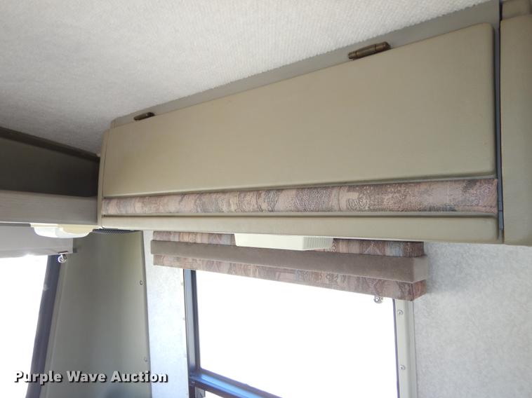 image for item DC0392 1995 Winnebago Rialta RV