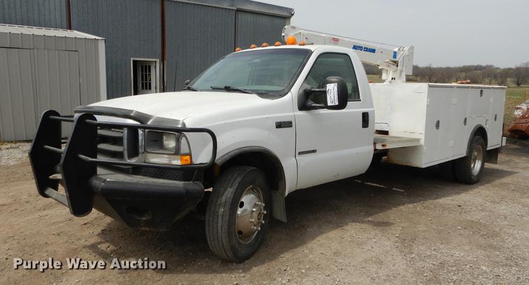 image for item DC0411 2002 Ford F550 Super Duty XL service truck with crane