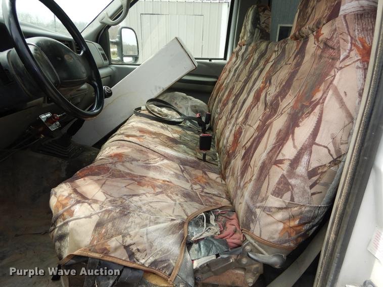 image for item DC0411 2002 Ford F550 Super Duty XL service truck with crane