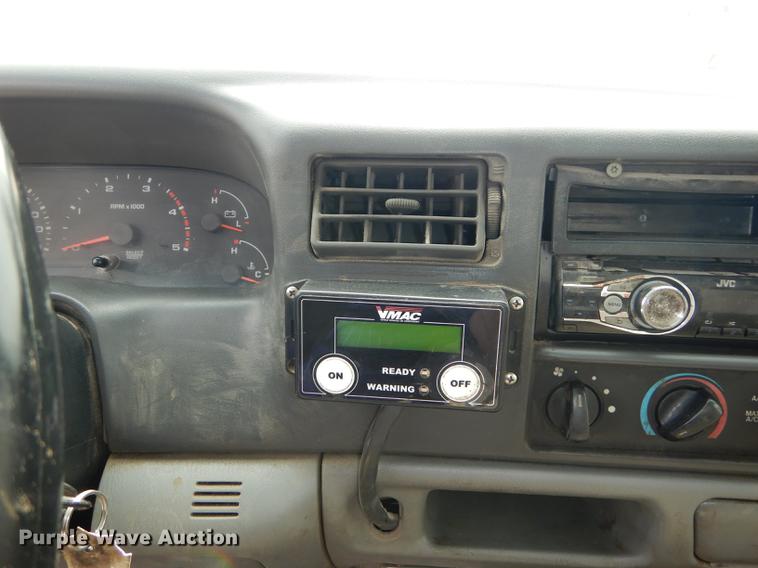 image for item DC0411 2002 Ford F550 Super Duty XL service truck with crane